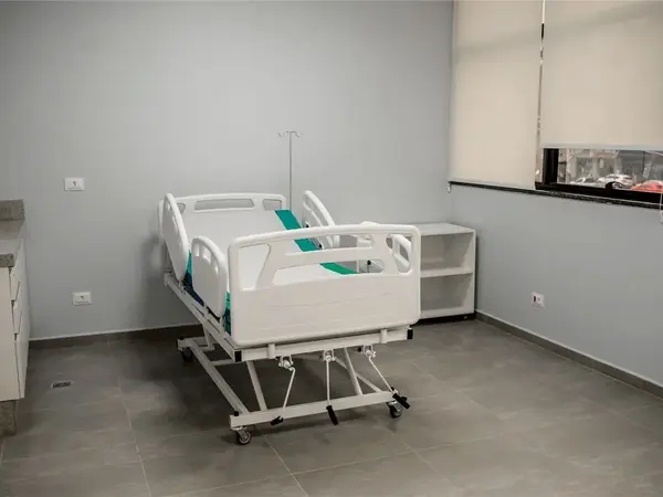 Sala com leito da Nefro Saúde